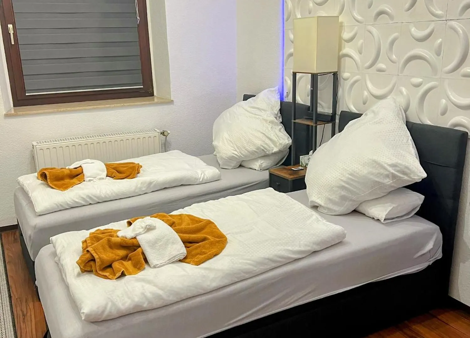 Sahara Hosting Room 1 & 3 Nuremberga 0*,